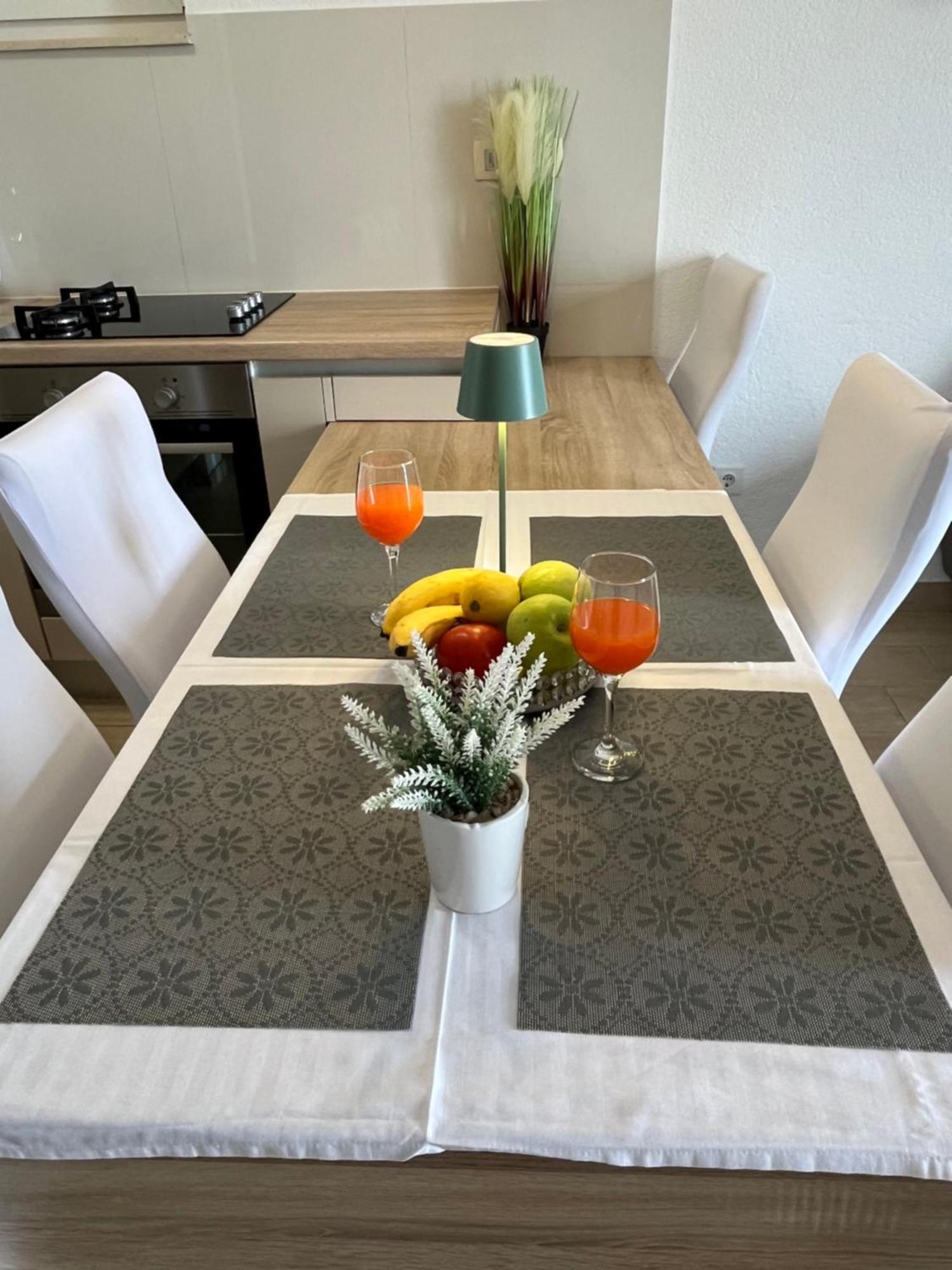 Apartments Irma Baška Voda المظهر الخارجي الصورة