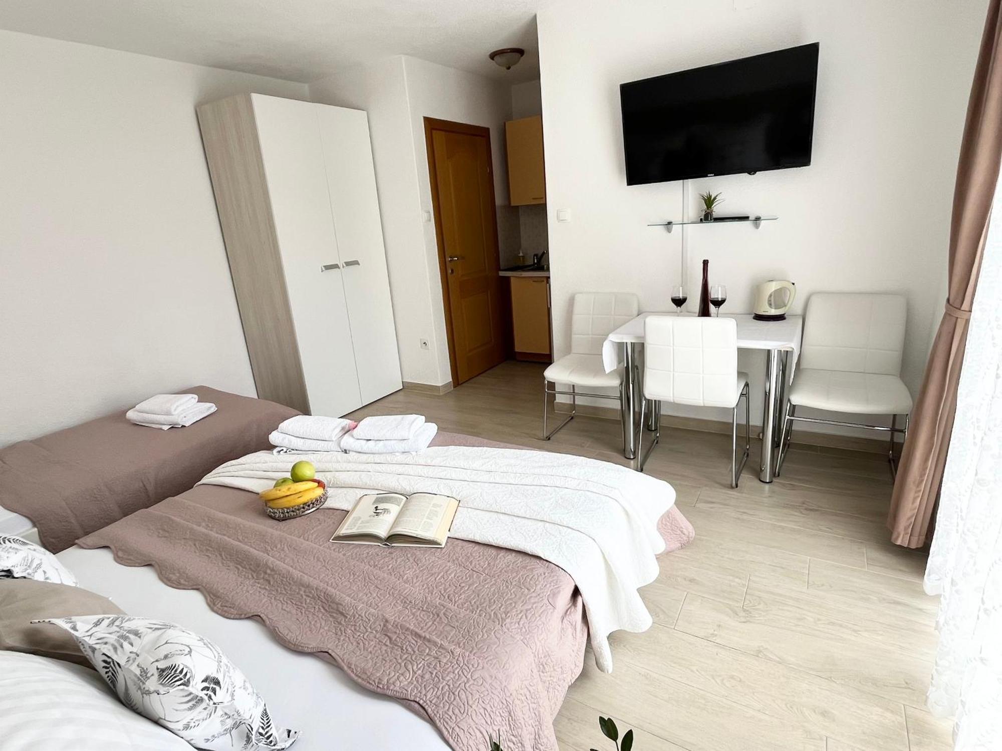 Apartments Irma Baška Voda المظهر الخارجي الصورة